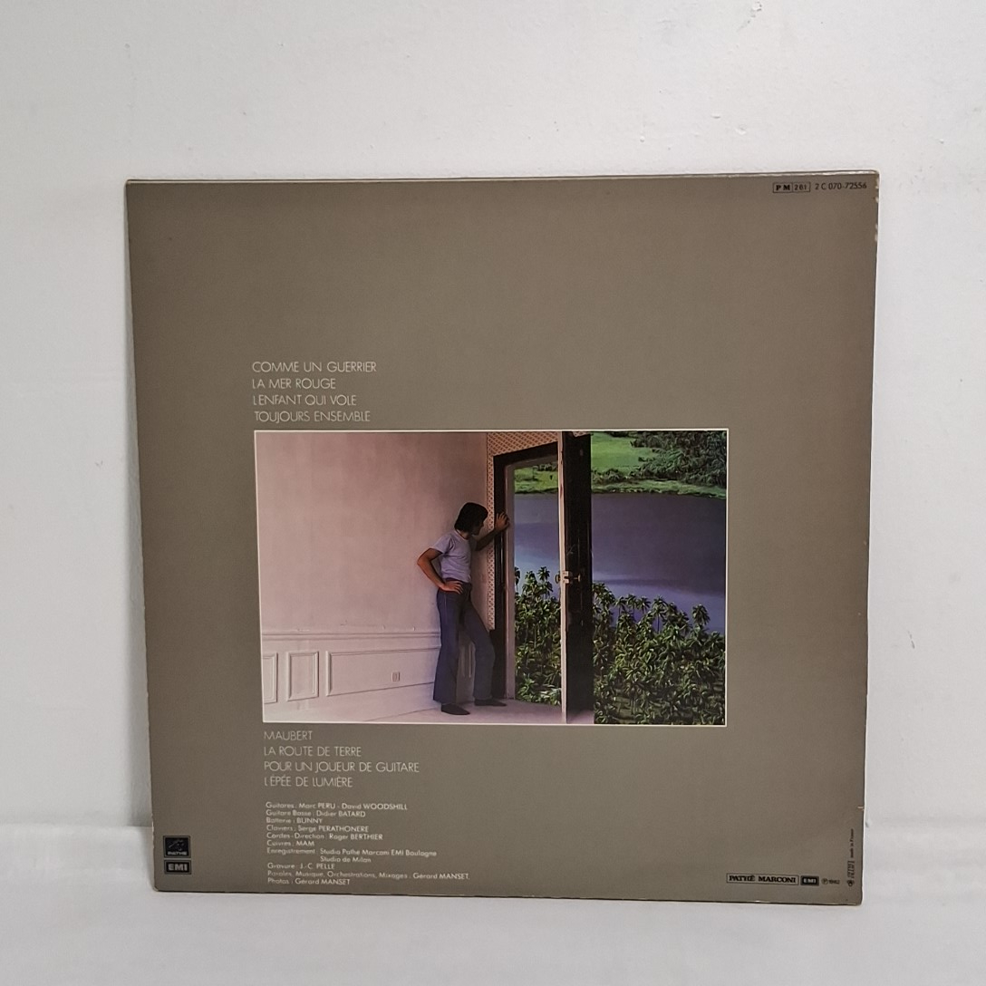 Voir photo 3 de Album Manset" comme un guerrier-l'enfant qui vole" en vinyle 33t Album Manset" comme un guerrier-l'enfant qui vole" en vinyle 33t Bon état - Vue 3 -